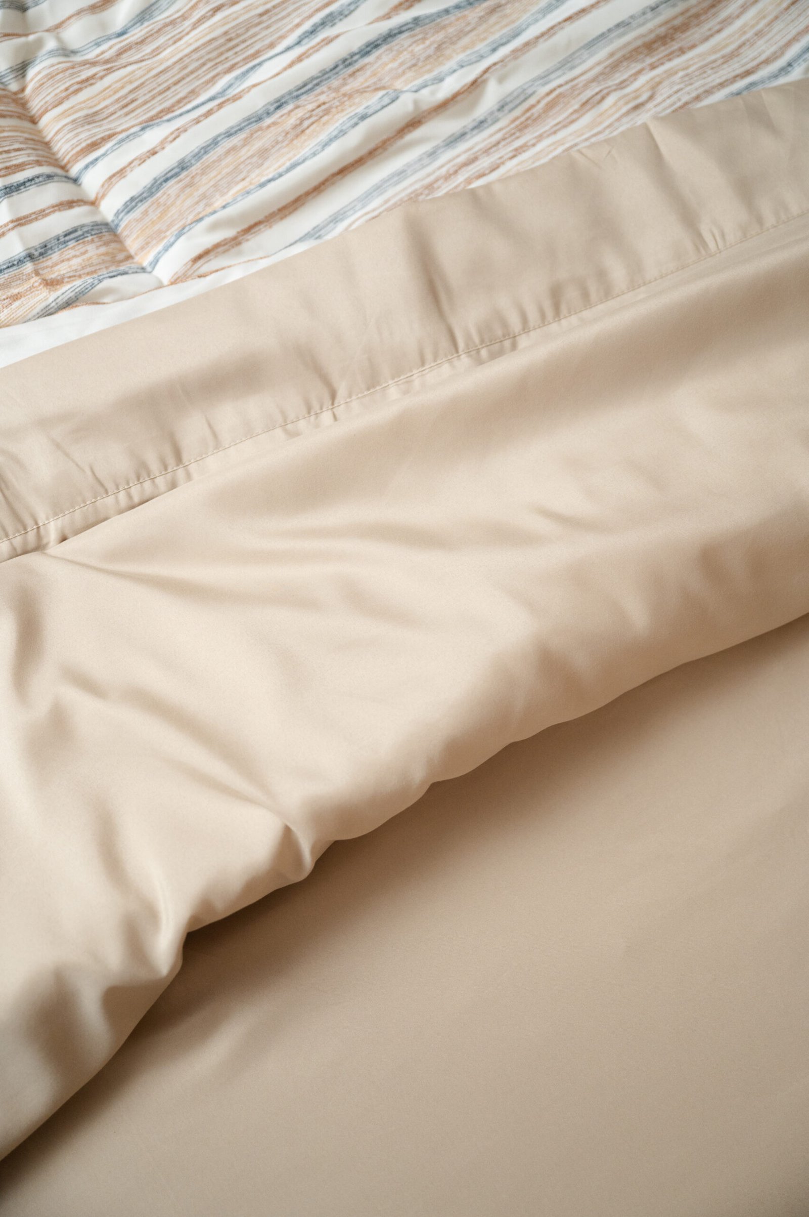 Omne Sleep 4-Piece Khaki Microplush and Bamboo Queen Hypoallergenic Sheet Set photo review