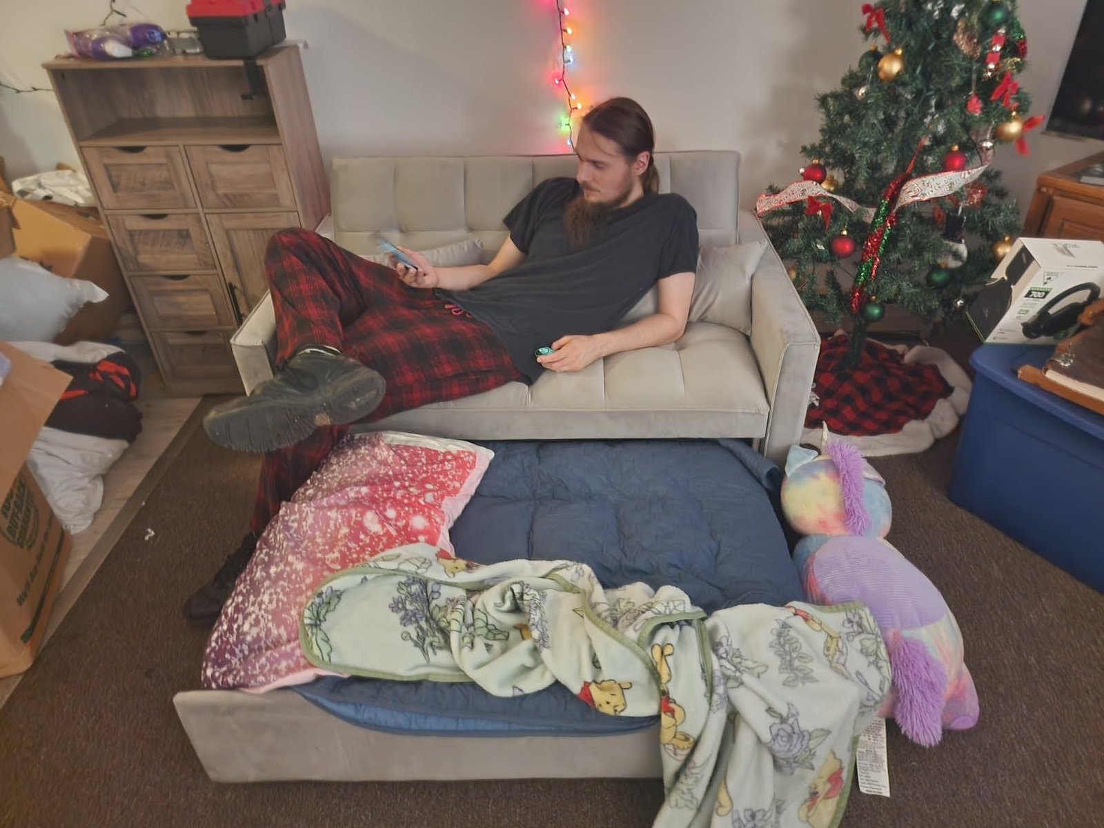 55.1-inch 3-in-1 convertible sofa bed, modern velvet double sofa Futon sofa bed with adjustable back, storage bag and pillow, for living room, bedroom (light gray) photo review