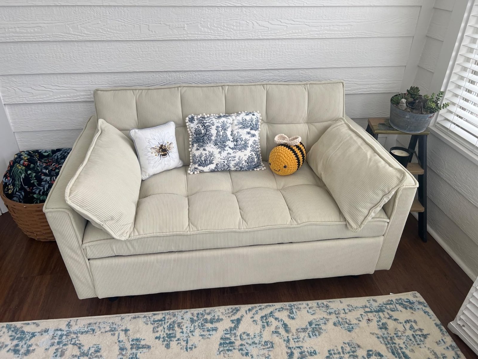 Modern Velvet Loveseat Futon Sofa Couch w/Pullout Bed,Small Love Seat Lounge Sofa w/Reclining Backrest,Toss Pillows, Pockets,Furniture for Living Room,3 in 1 Convertible Sleeper Sofa Bed, Black photo review